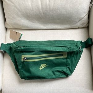 Nike Elemental Premium Fanny Pack - Green